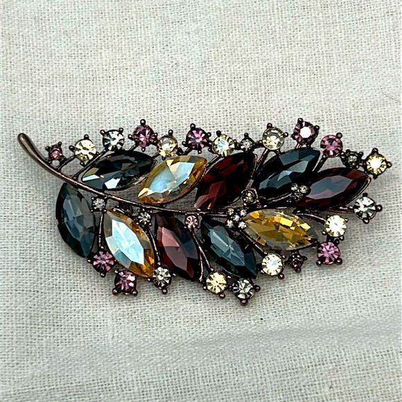 Elegant Multicolor Leaf Brooch - Picture 3 of 5